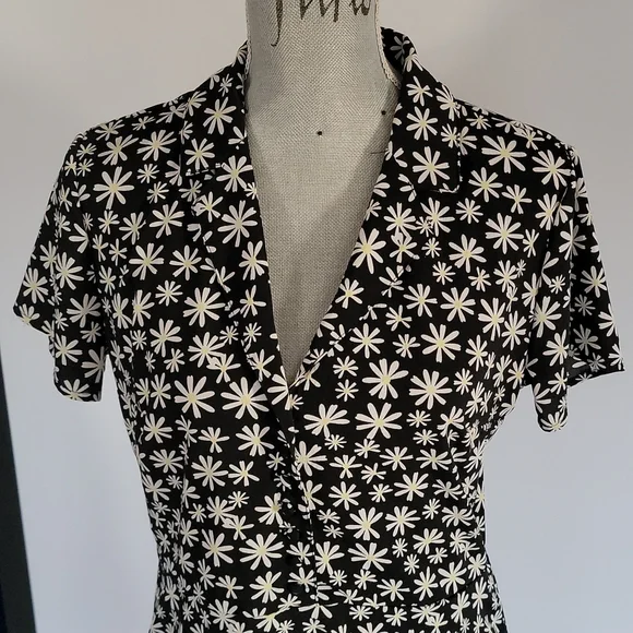 2 H&M Dresses - Picture 5 of 8